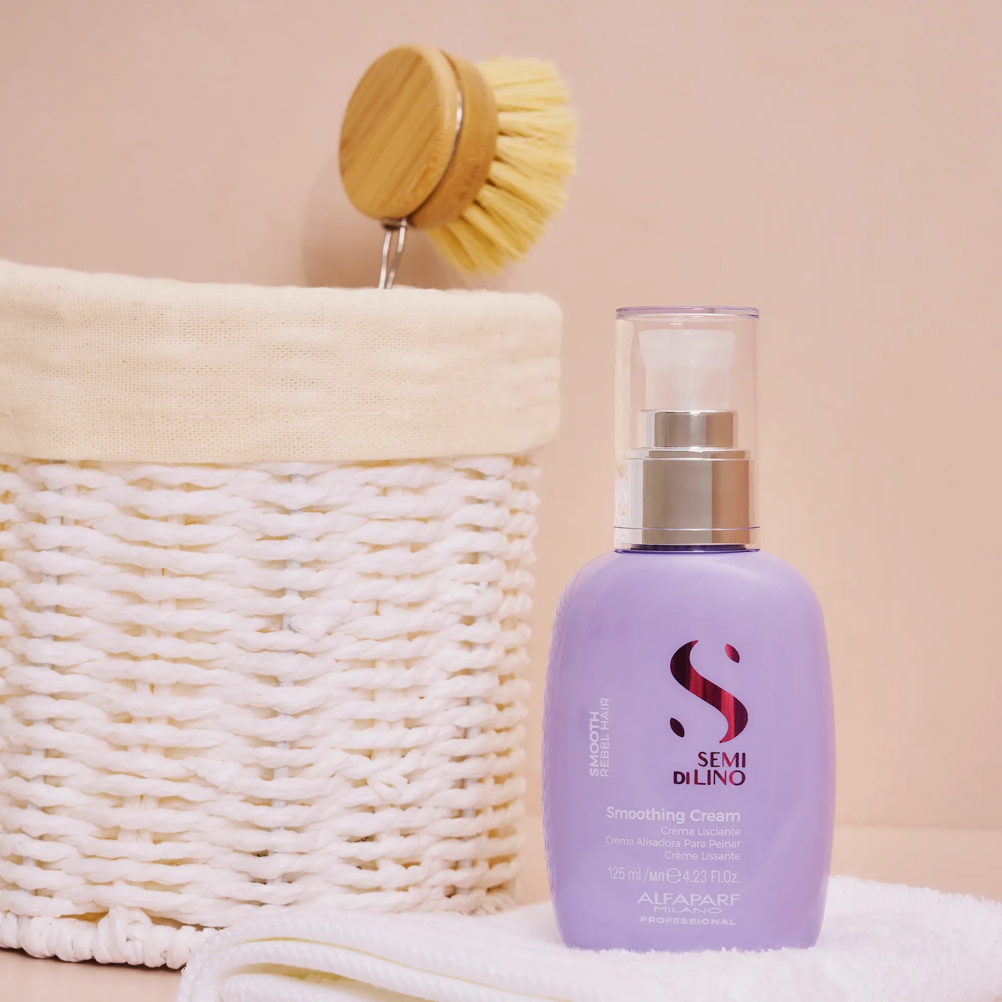 Crema Alisadora Semi Di Lino Smooth para Cabellos Todo Tipo Rebeldes 125 ml