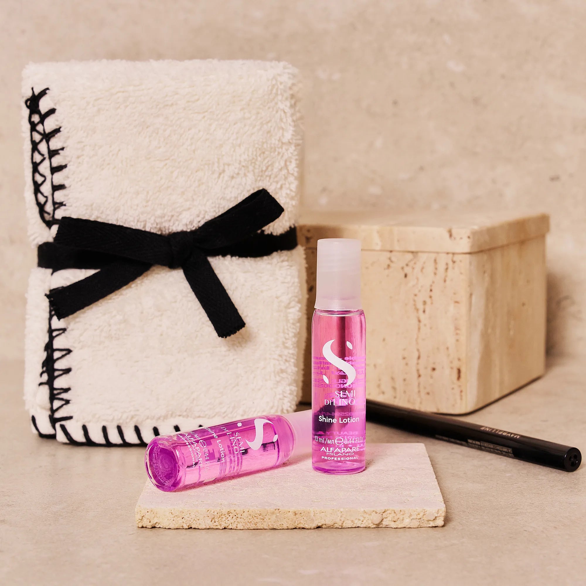 Ampolla Shine Lotion Tratamiento Iluminador Semi Di Lino Sublime para todo tipo de cabello 13 ml