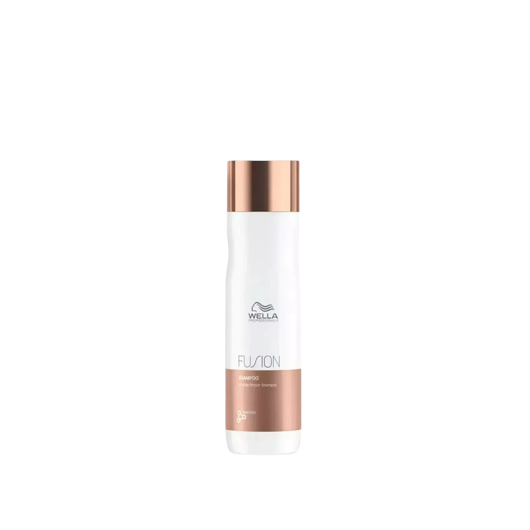 Botella de champú Wella Fusion Reparador Profesional, 250 ml, tapa dorada