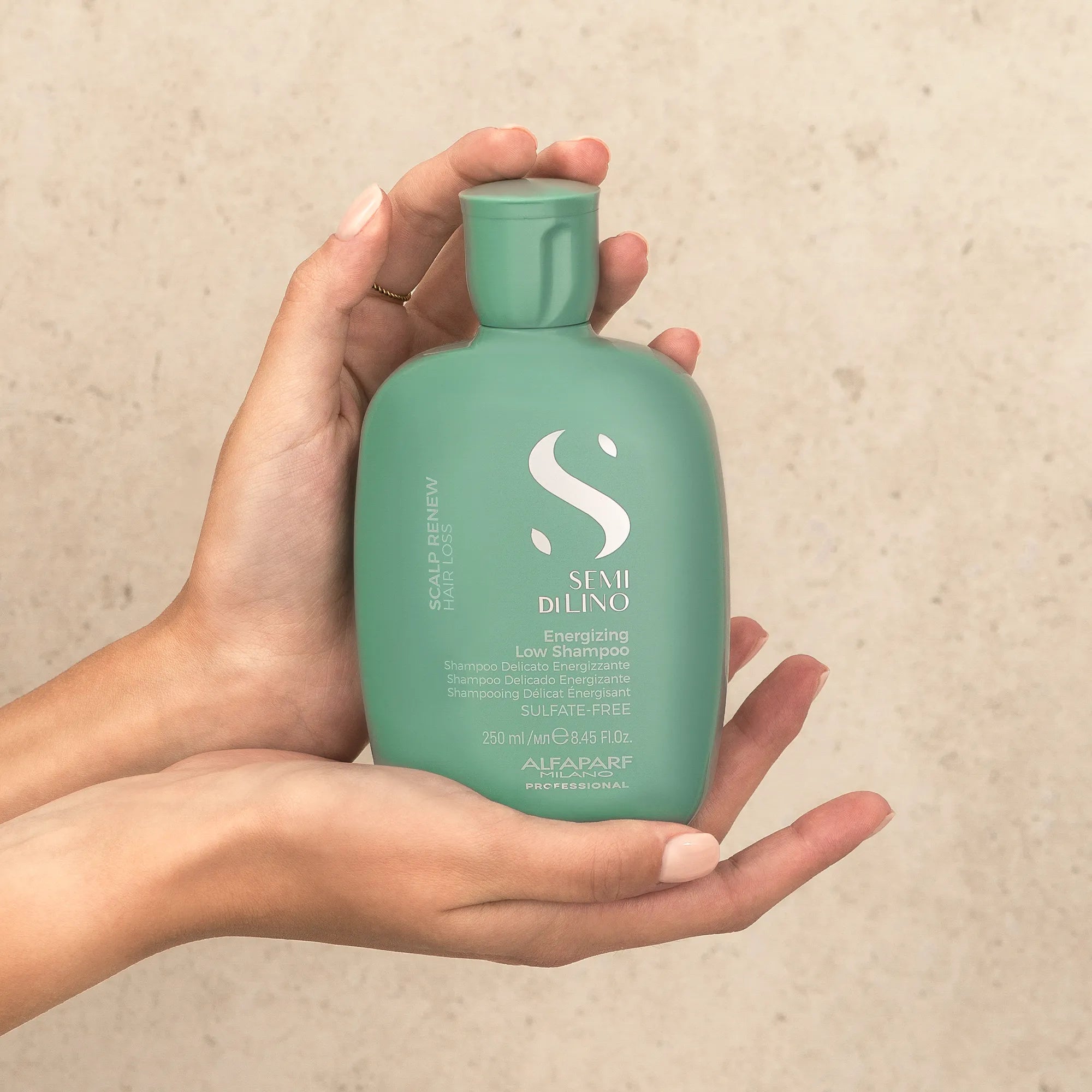 Shampoo Energizante Semi Di Lino Scalp Renew para cabello debilitado 250 ml
