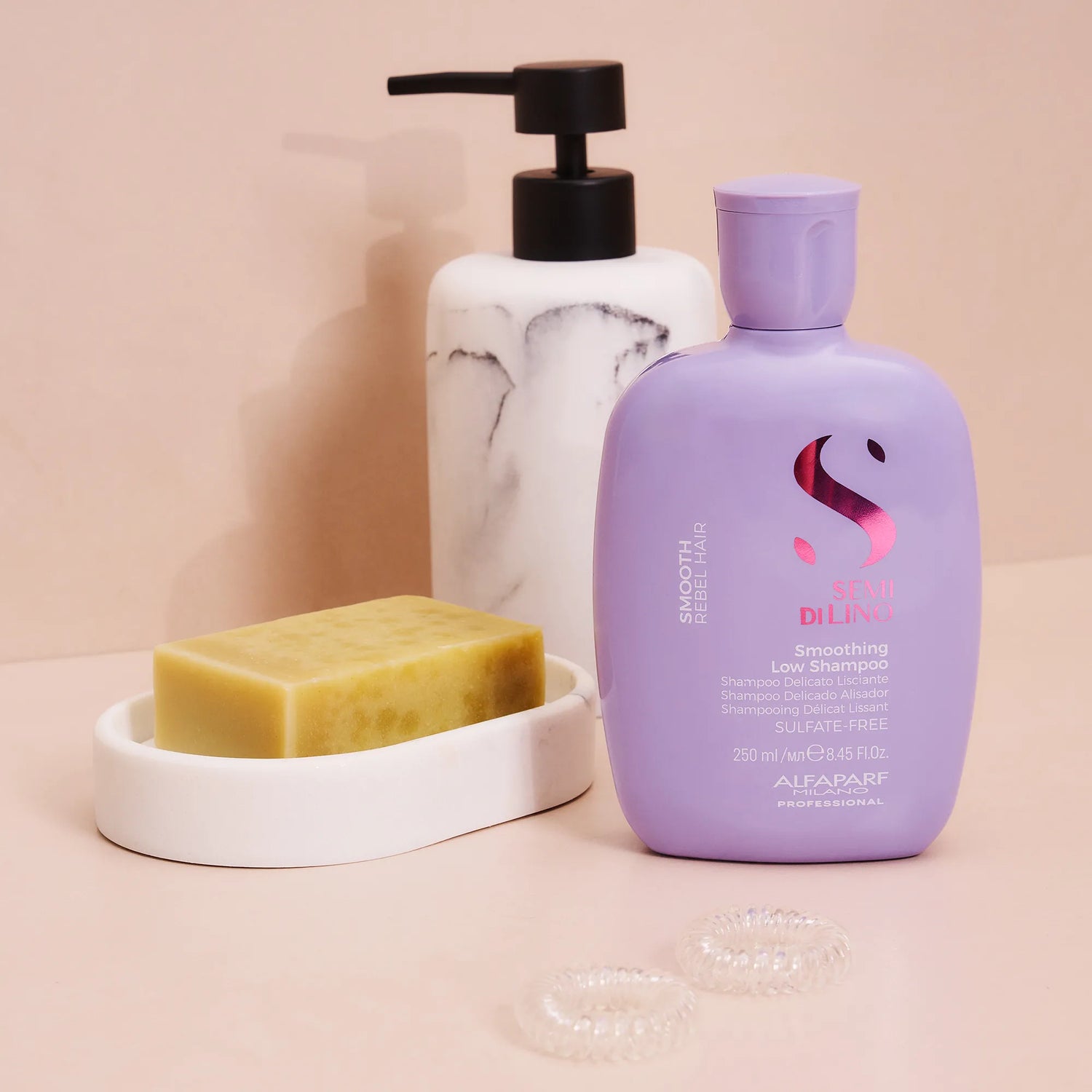 Shampoo Semi di Lino Smooth Desenredante para Cabello Todo Tipo Rebelde 250 ml