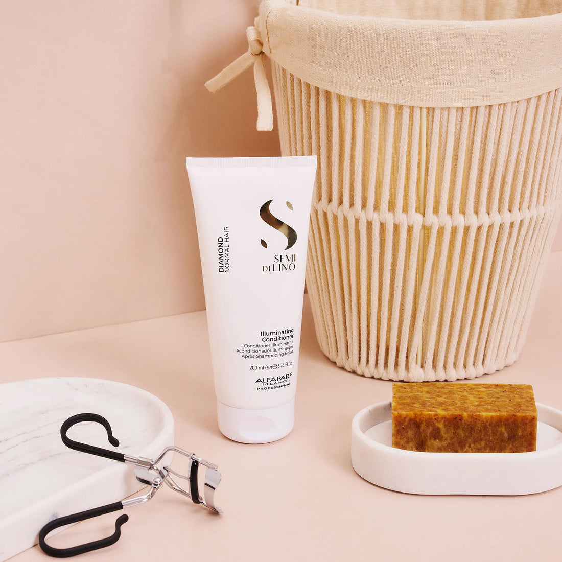Acondicionador Semi Di Lino Diamond Illuminating Brillo para Cabello Normal 200 ml