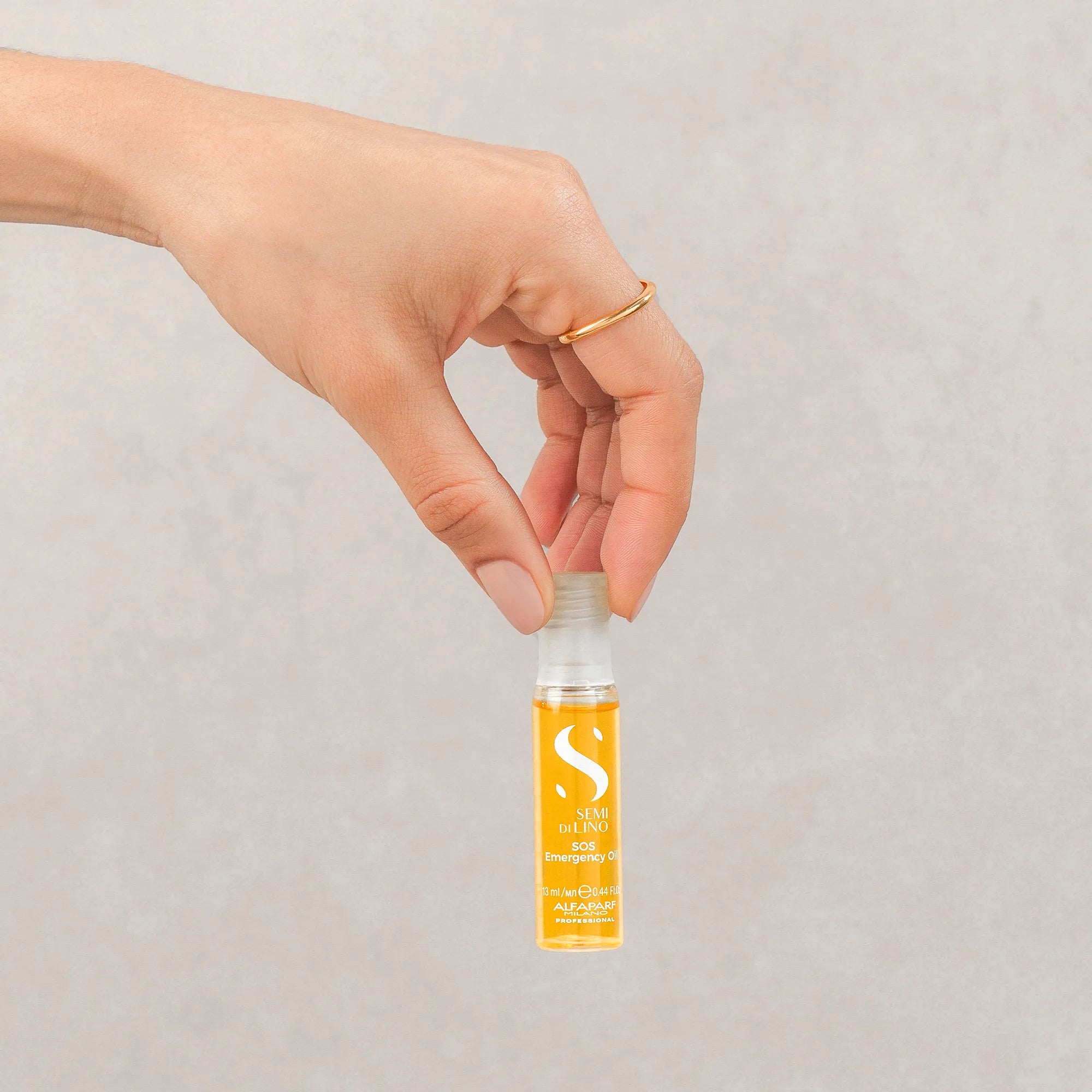 Ampolla Aceite SOS de Emergencia Semi Di Lino Reconstruction para Cabellos Dañados  13 ml
