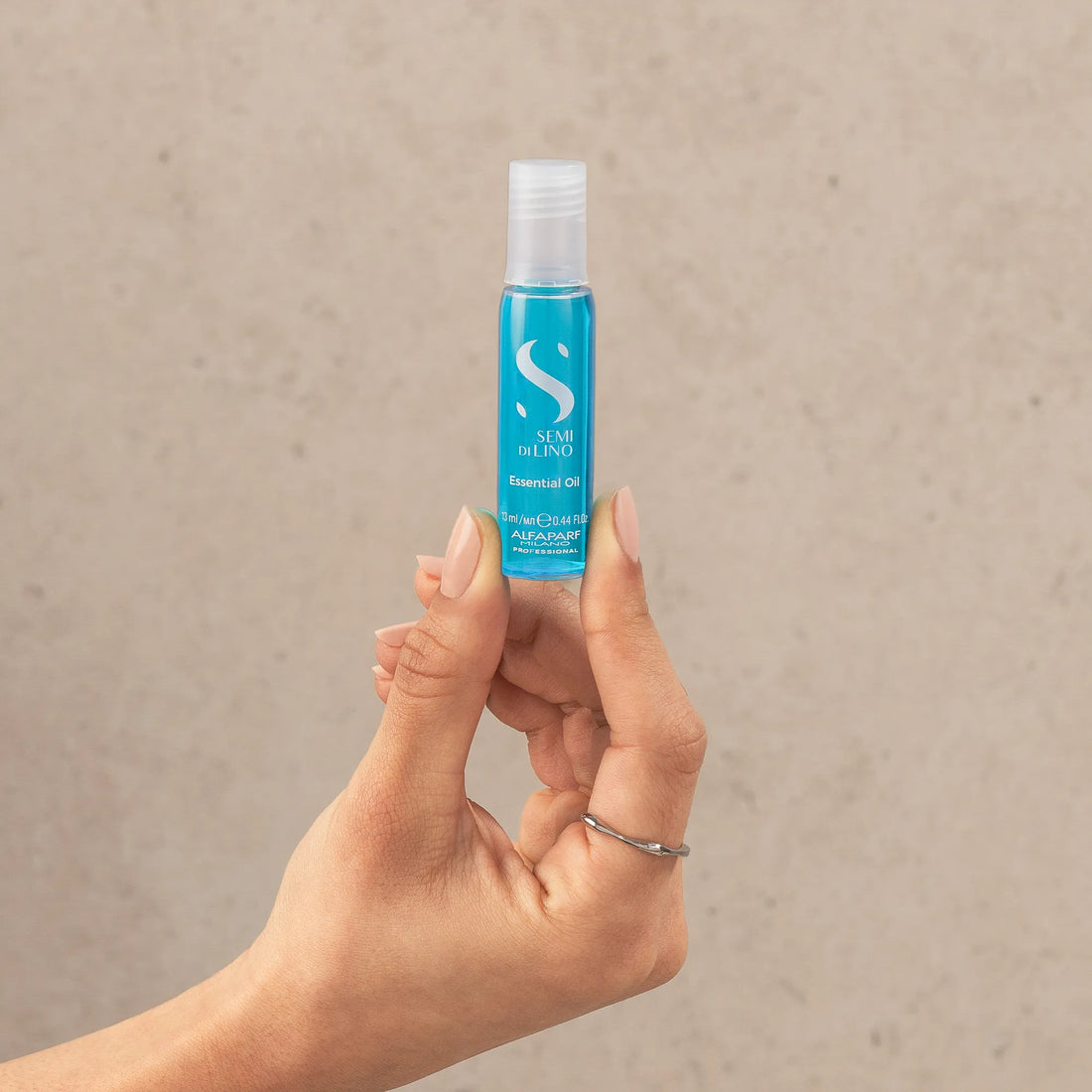 Ampolla Essential Oil Tratamiento Intensivo Semi Di Lino Sublime para todo tipo de cabello 13 ml